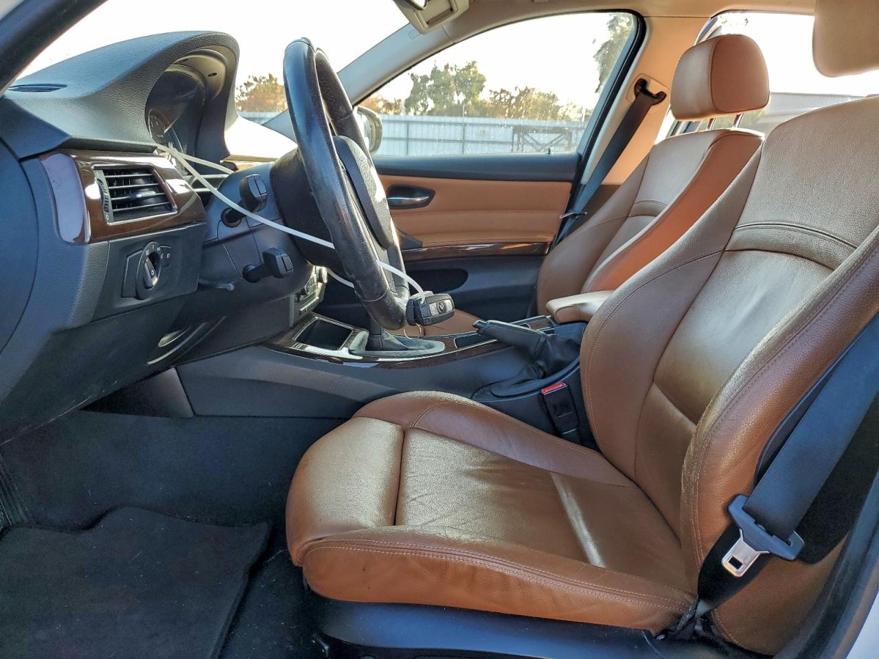 BMW 3 Series I Image 6