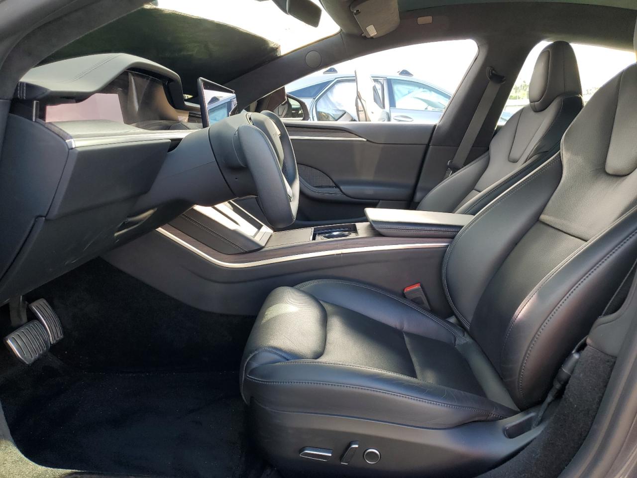 Tesla Model S Image 9