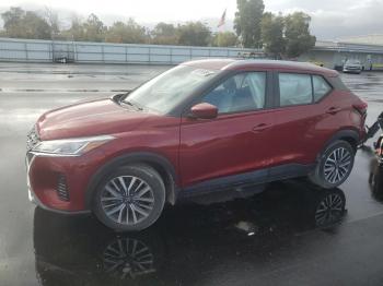  Salvage Nissan Kicks