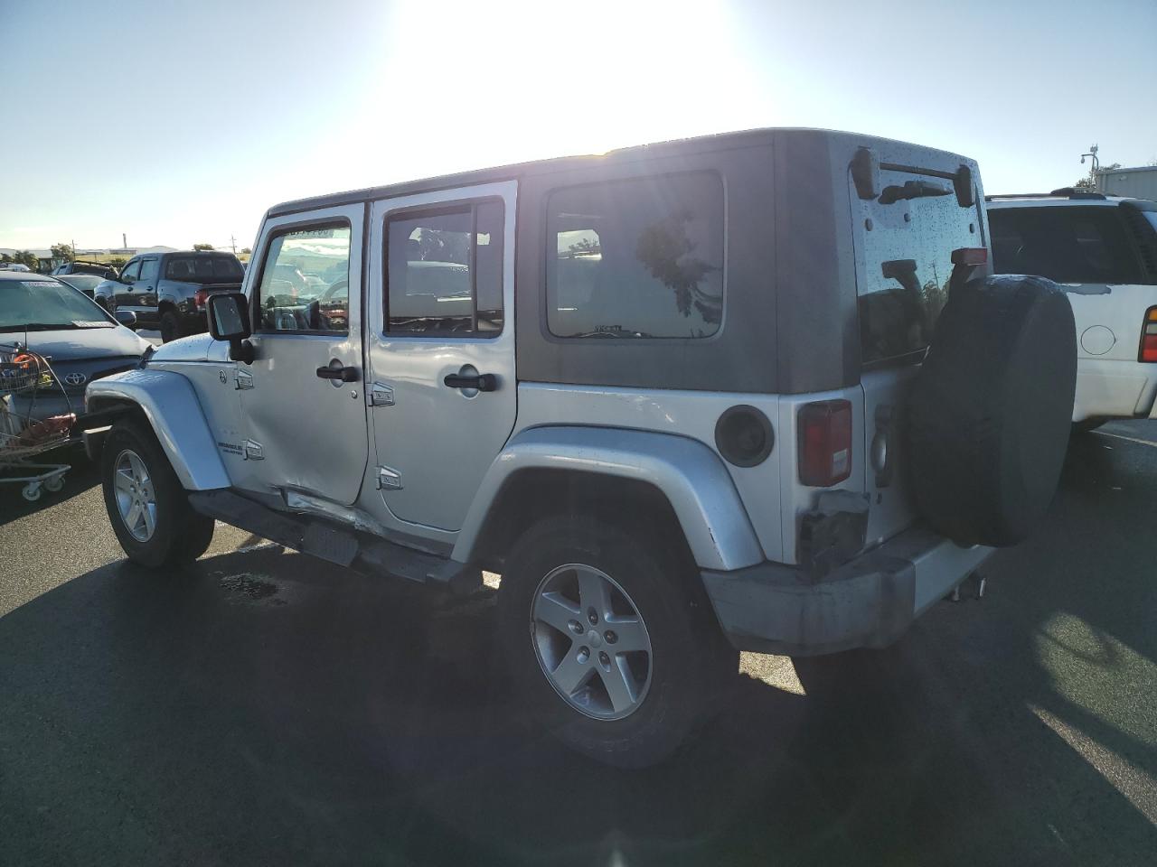 Jeep Wrangler Sahara Image 2