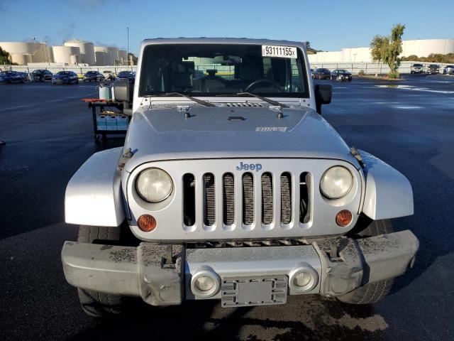 Jeep Wrangler Sahara Image 12