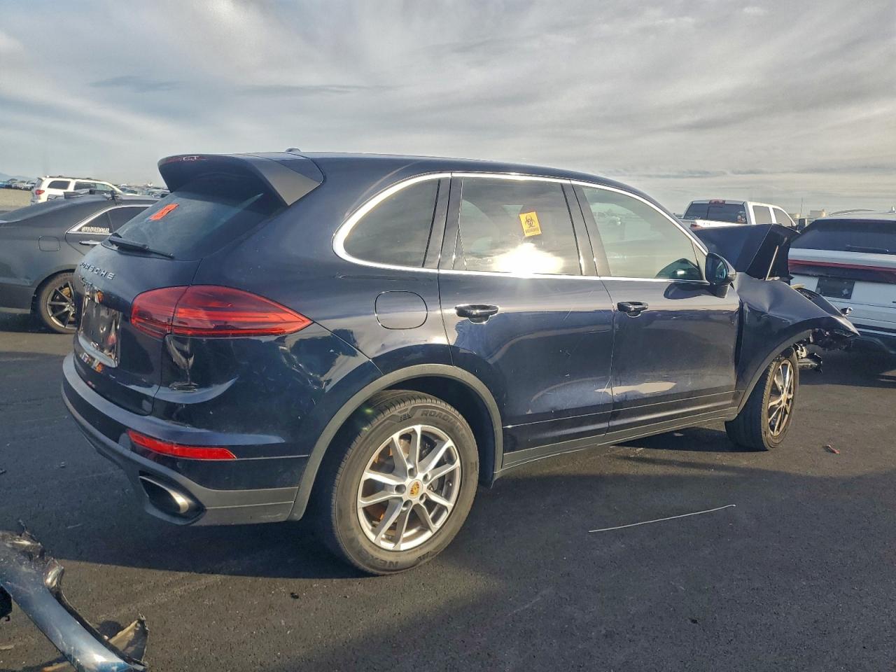 Porsche Cayenne Image 9