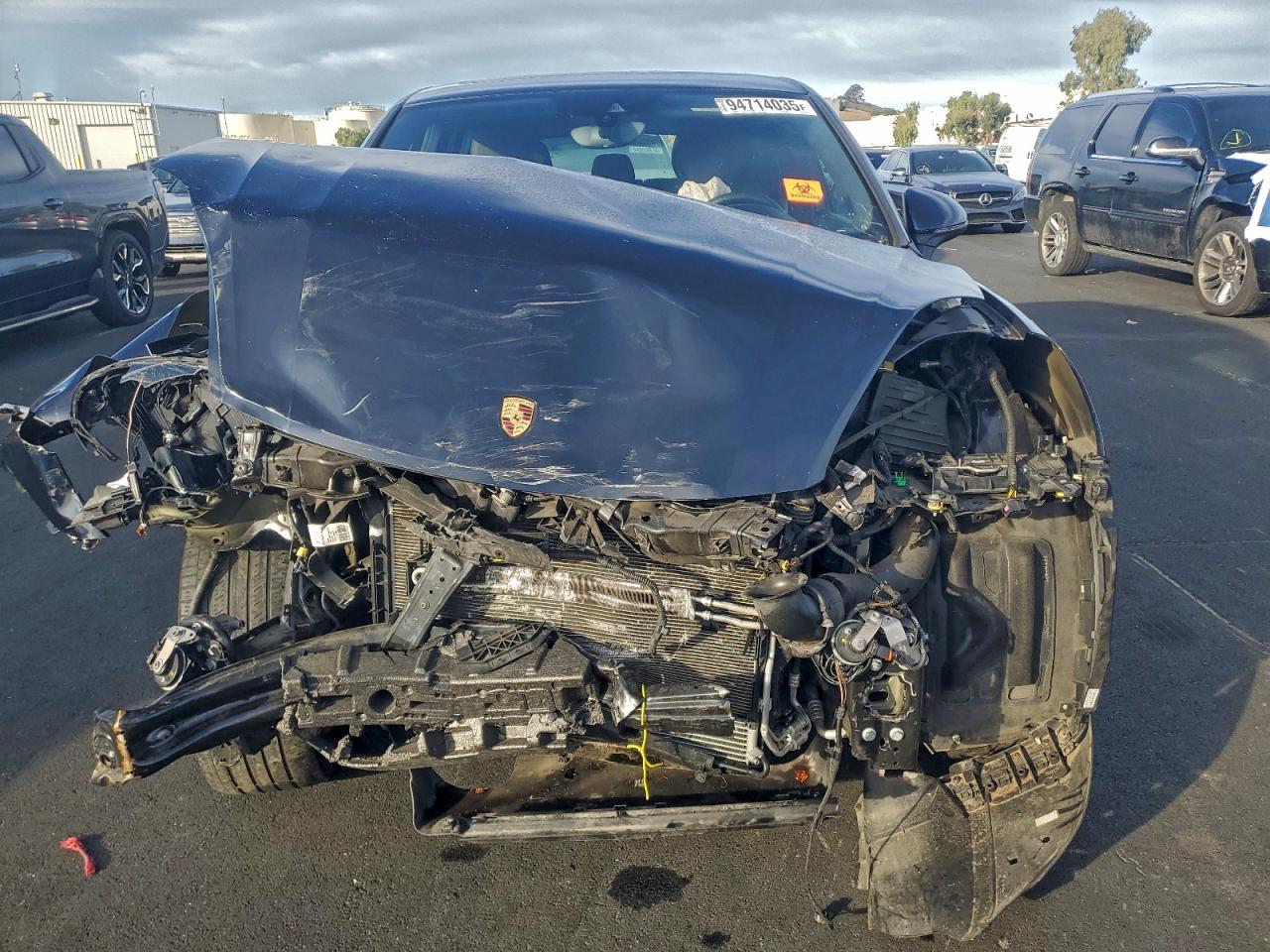 Porsche Cayenne Image 2