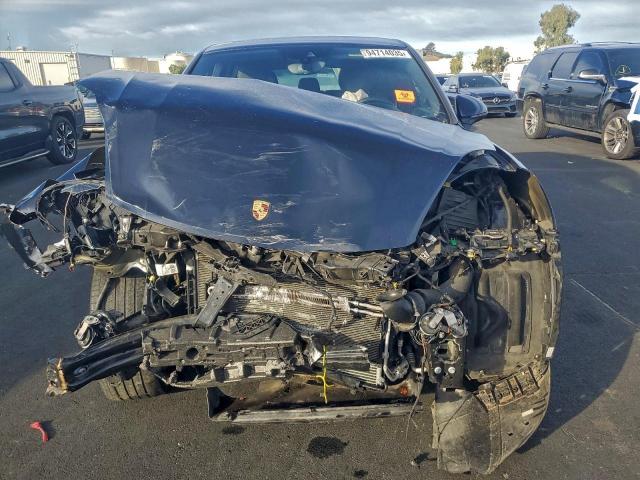 Porsche Cayenne Image 2