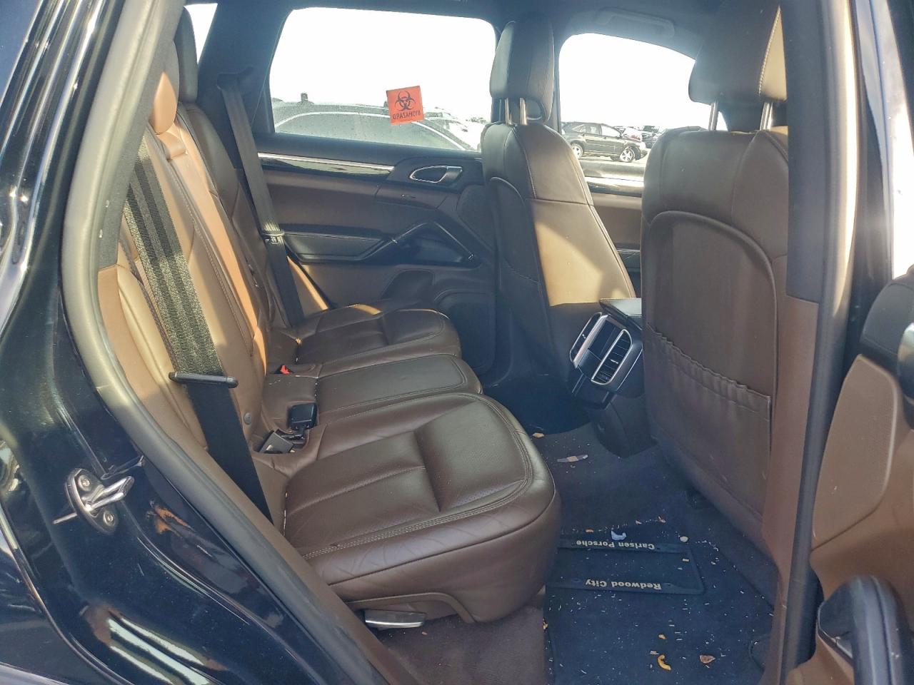 Porsche Cayenne Image 3