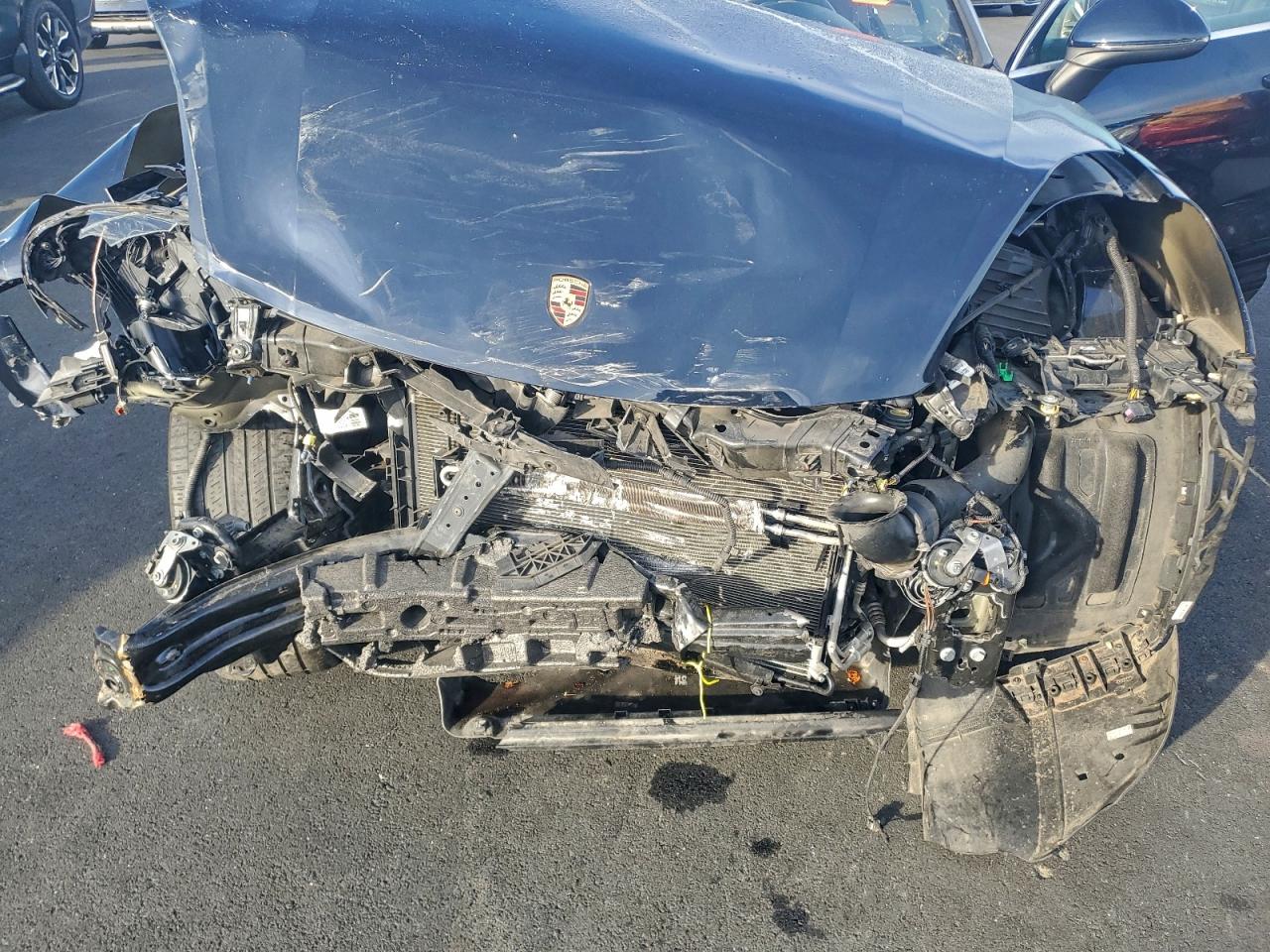 Porsche Cayenne Image 4