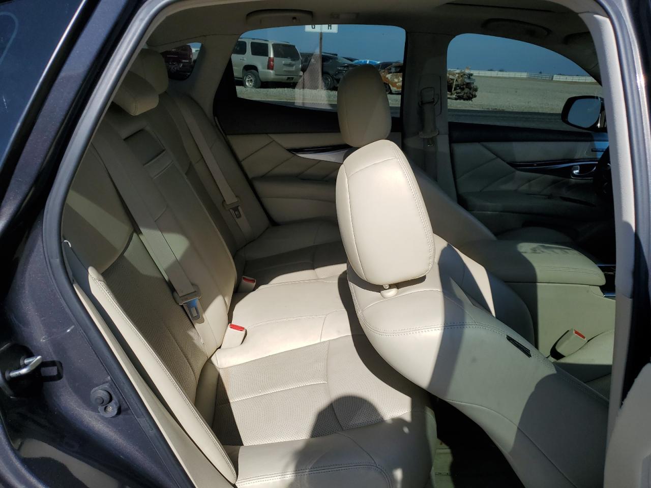 INFINITI Q70 3.7 Image 4