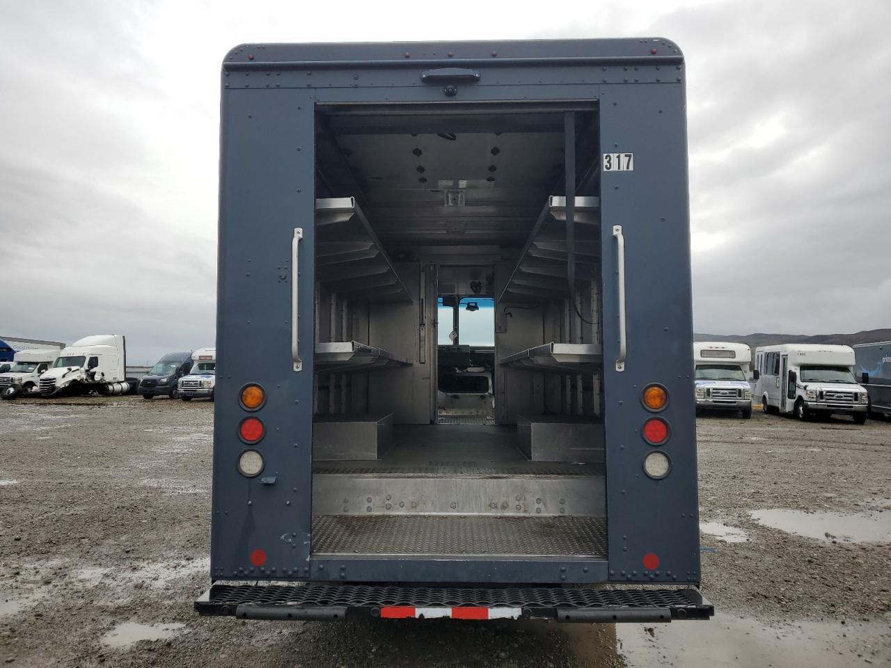 Freightliner Mt45 M Line Walk-in Van Image 8