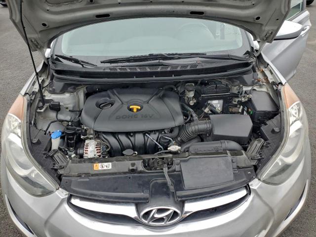 Hyundai ELANTRA Gls Image 12