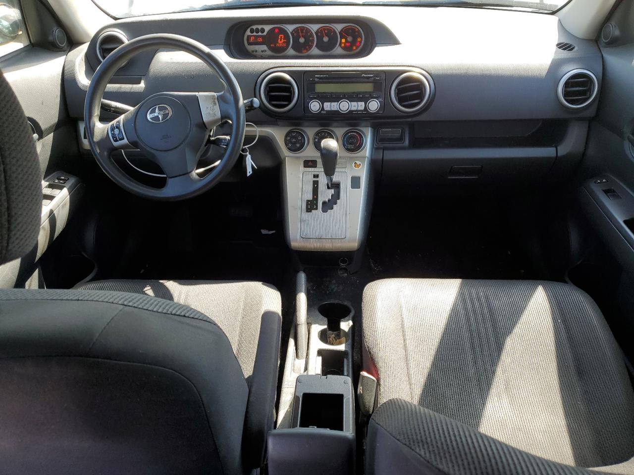 Toyota Scion Xb Image 8