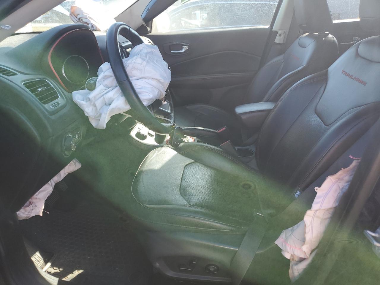 Jeep Compass Trailhawk Image 2