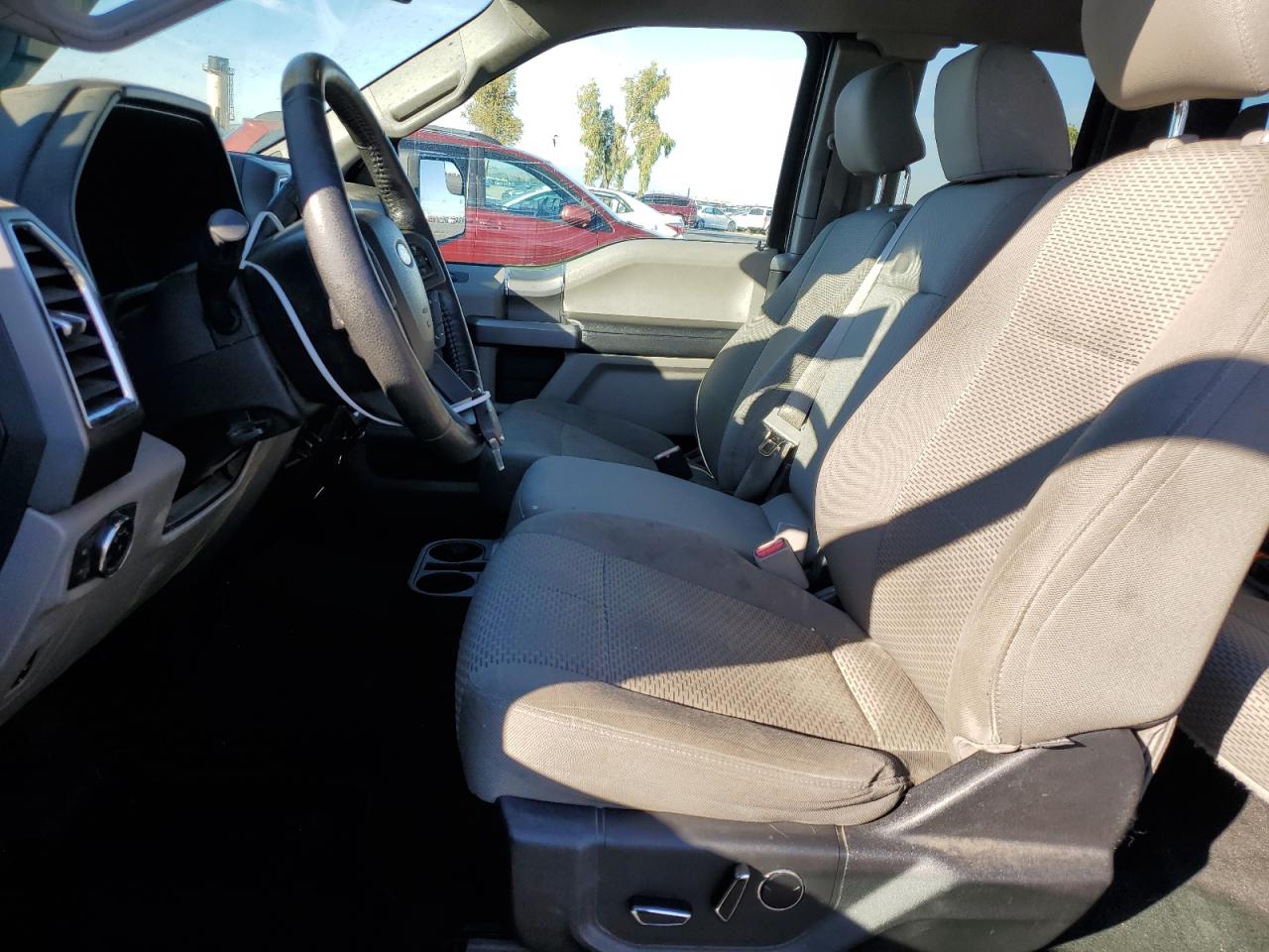 Ford F-150 Super Cab Image 5