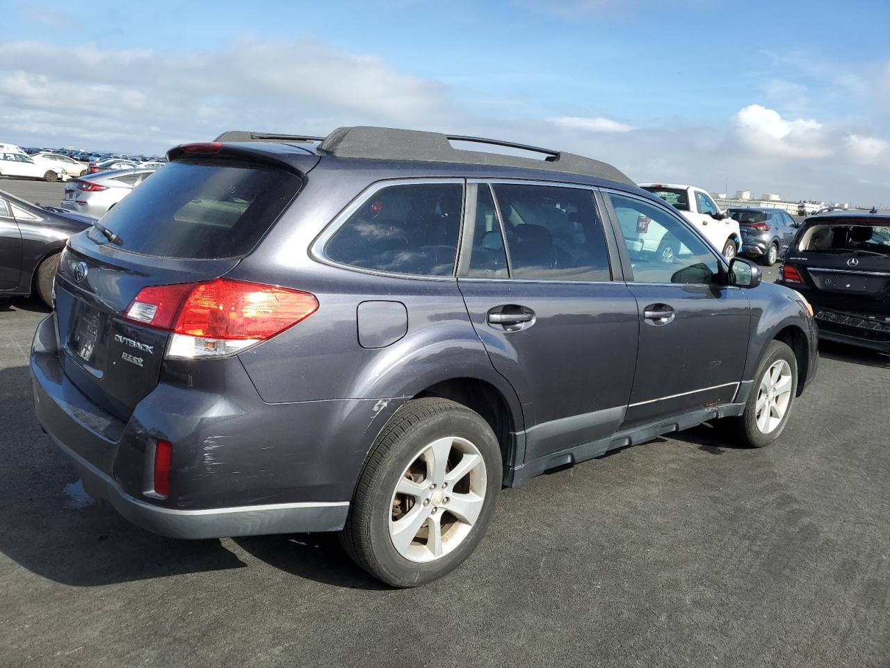 Subaru Outback 2.5i Premium Image 2