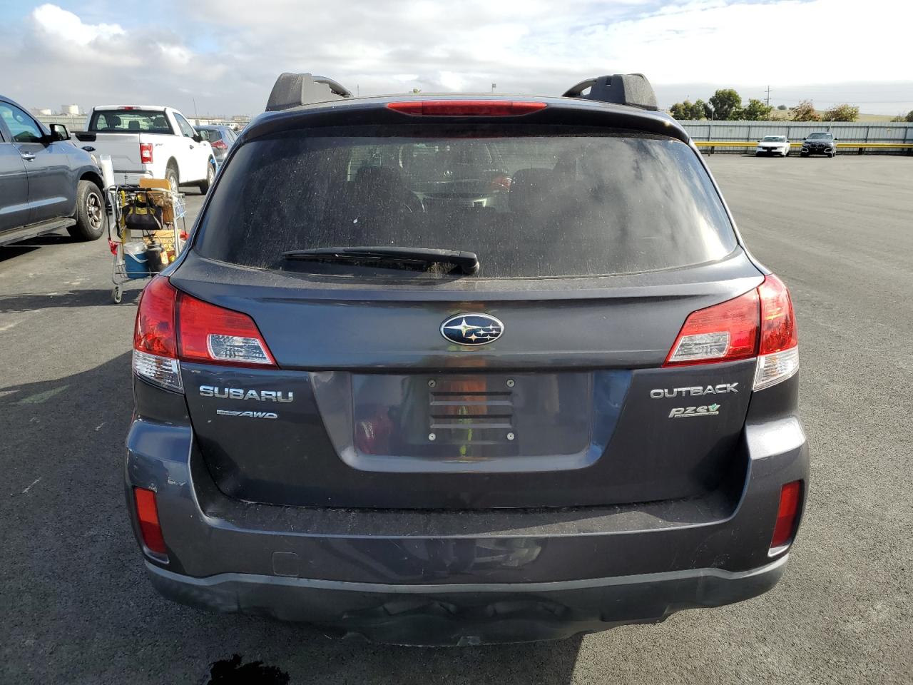 Subaru Outback 2.5i Premium Image 12