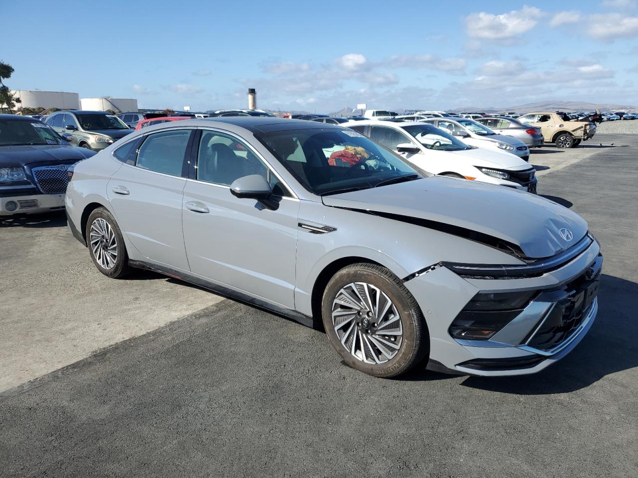 Hyundai SONATA Hybrid Image 2