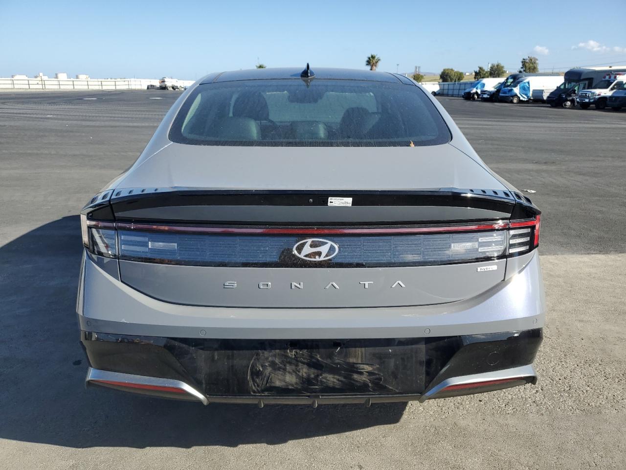 Hyundai SONATA Hybrid Image 11