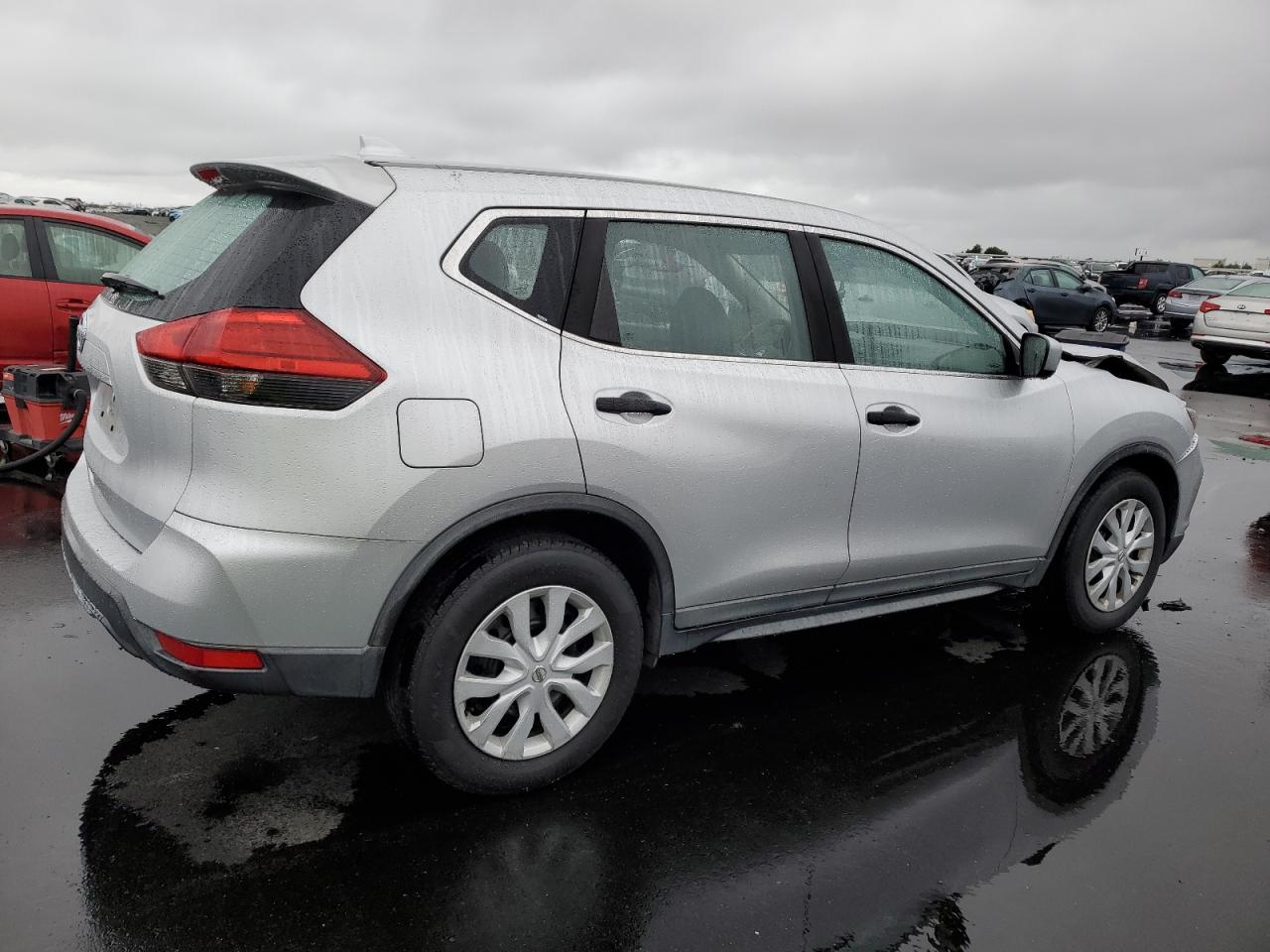Nissan Rogue S Image 4