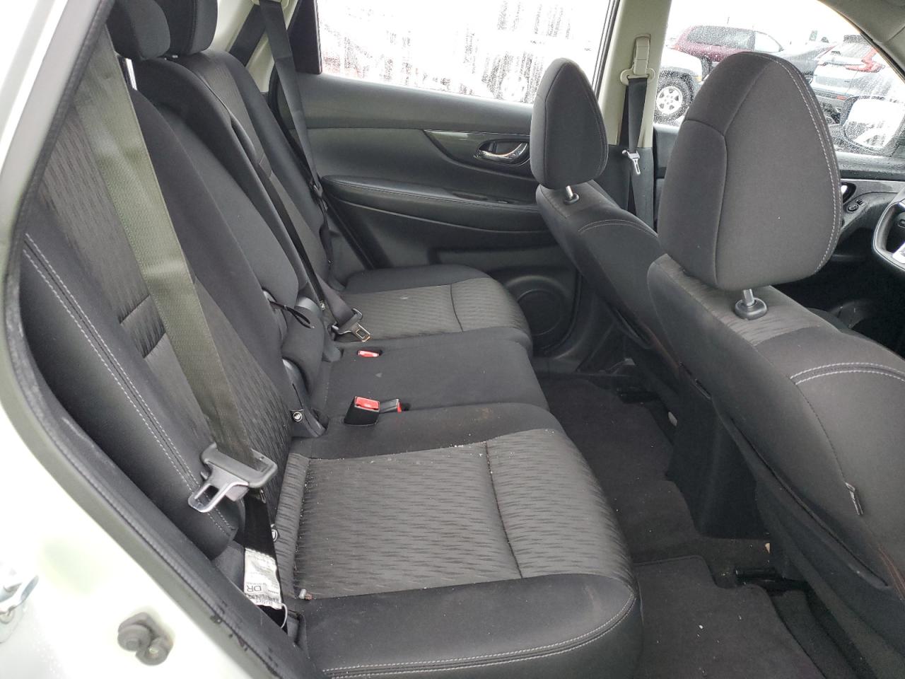 Nissan Rogue S Image 6