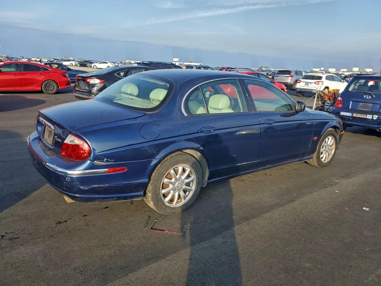 Jaguar S-Type Image 4
