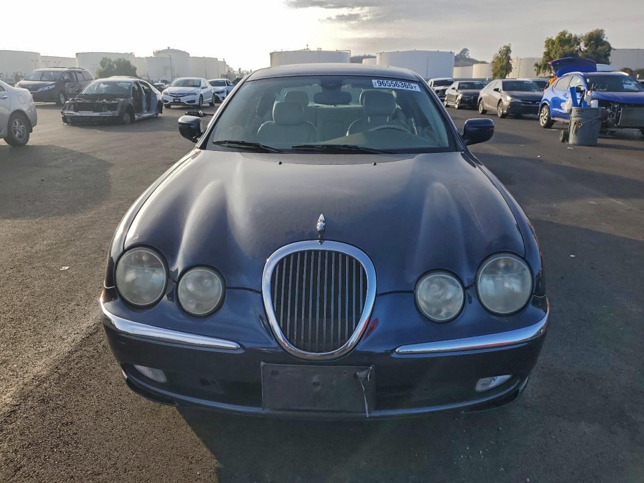 Jaguar S-Type Image 12
