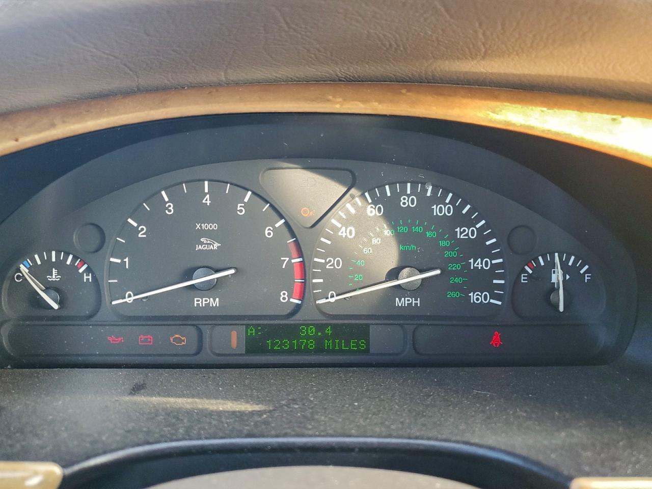 Jaguar S-Type Image 10