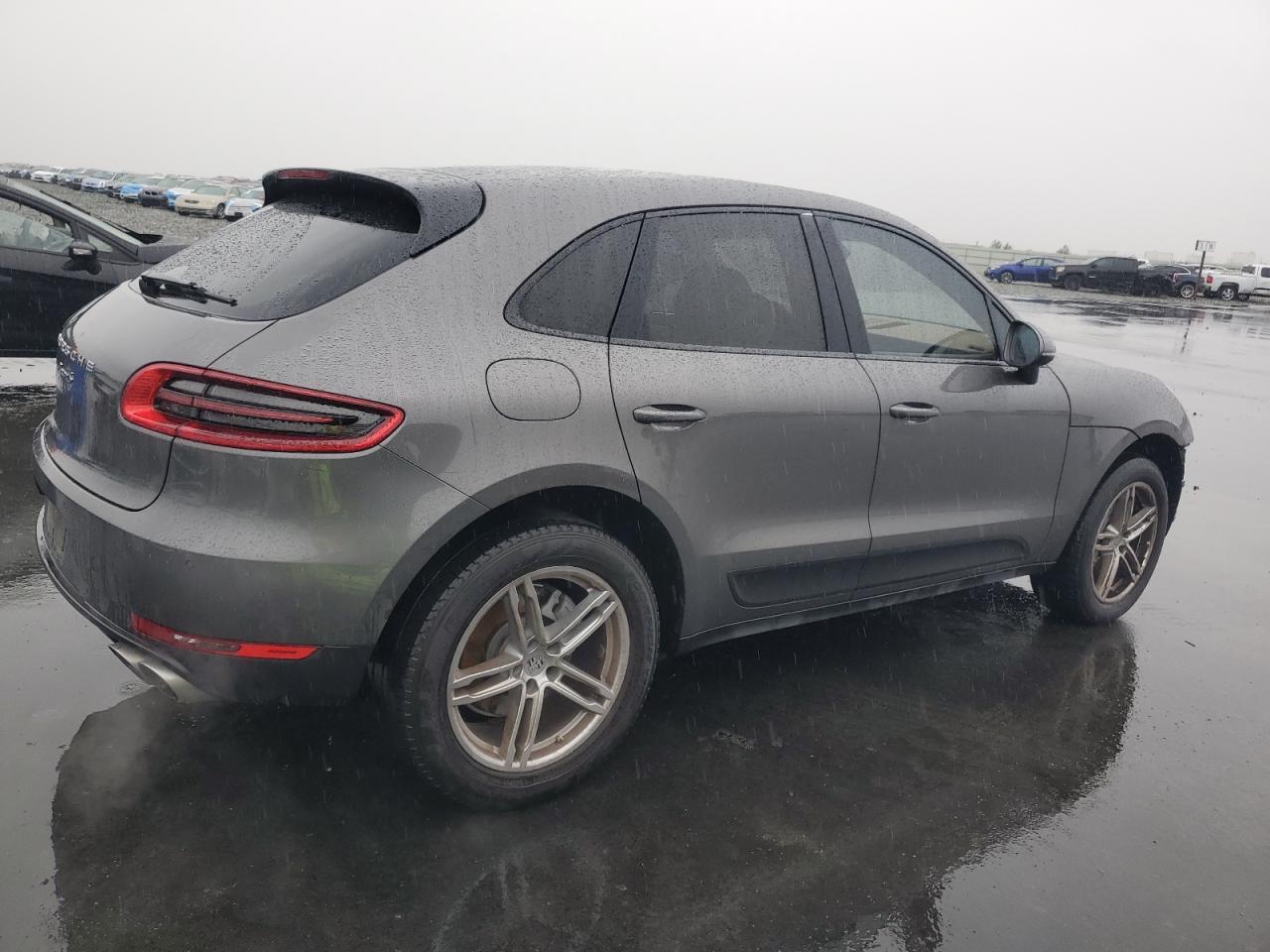 Porsche Macan S Image 13