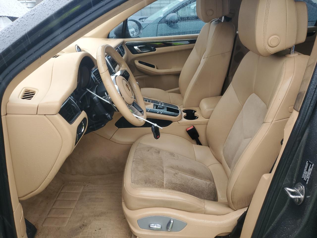 Porsche Macan S Image 8