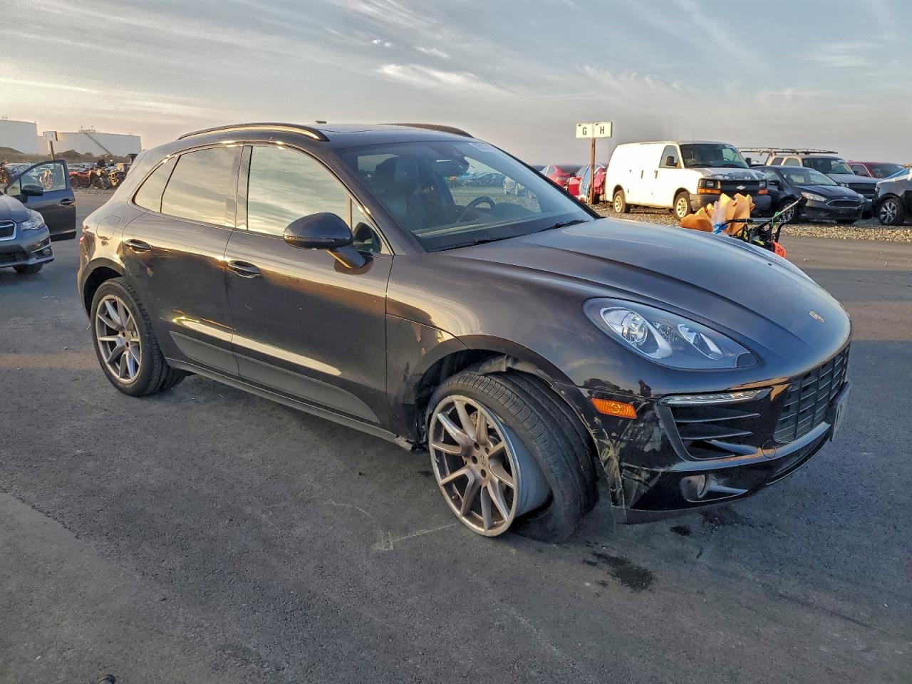 Porsche Macan S Image 4