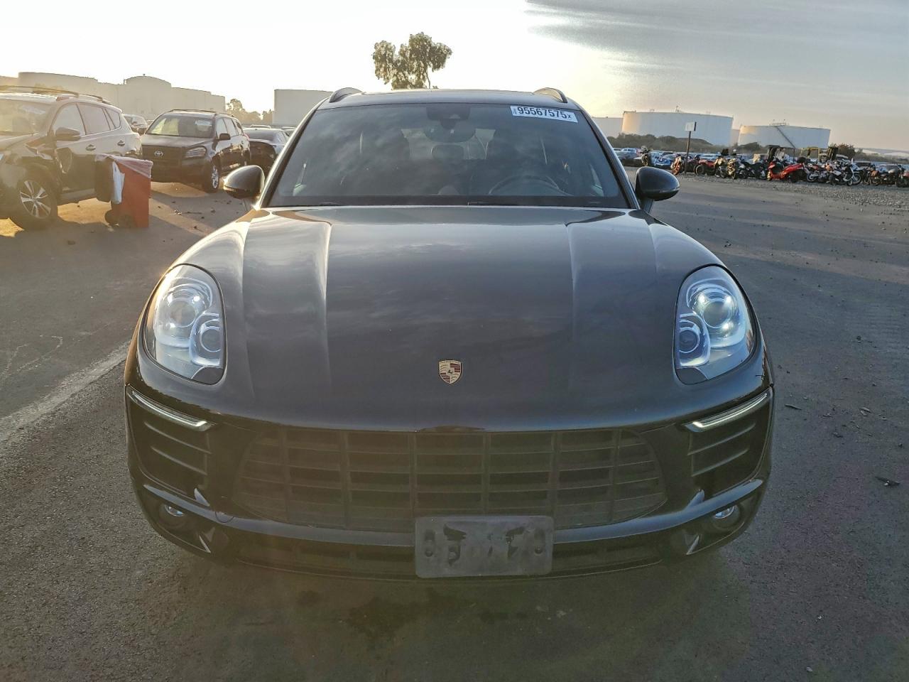 Porsche Macan S Image 5