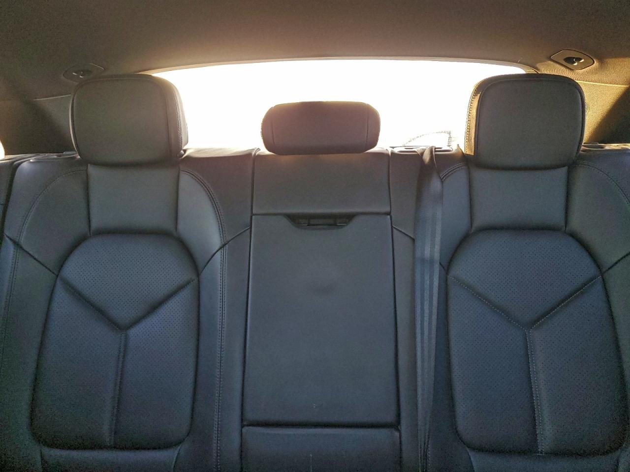 Porsche Macan S Image 11