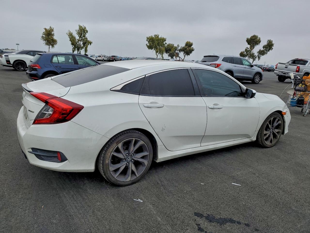 Honda Civic Sport Image 3