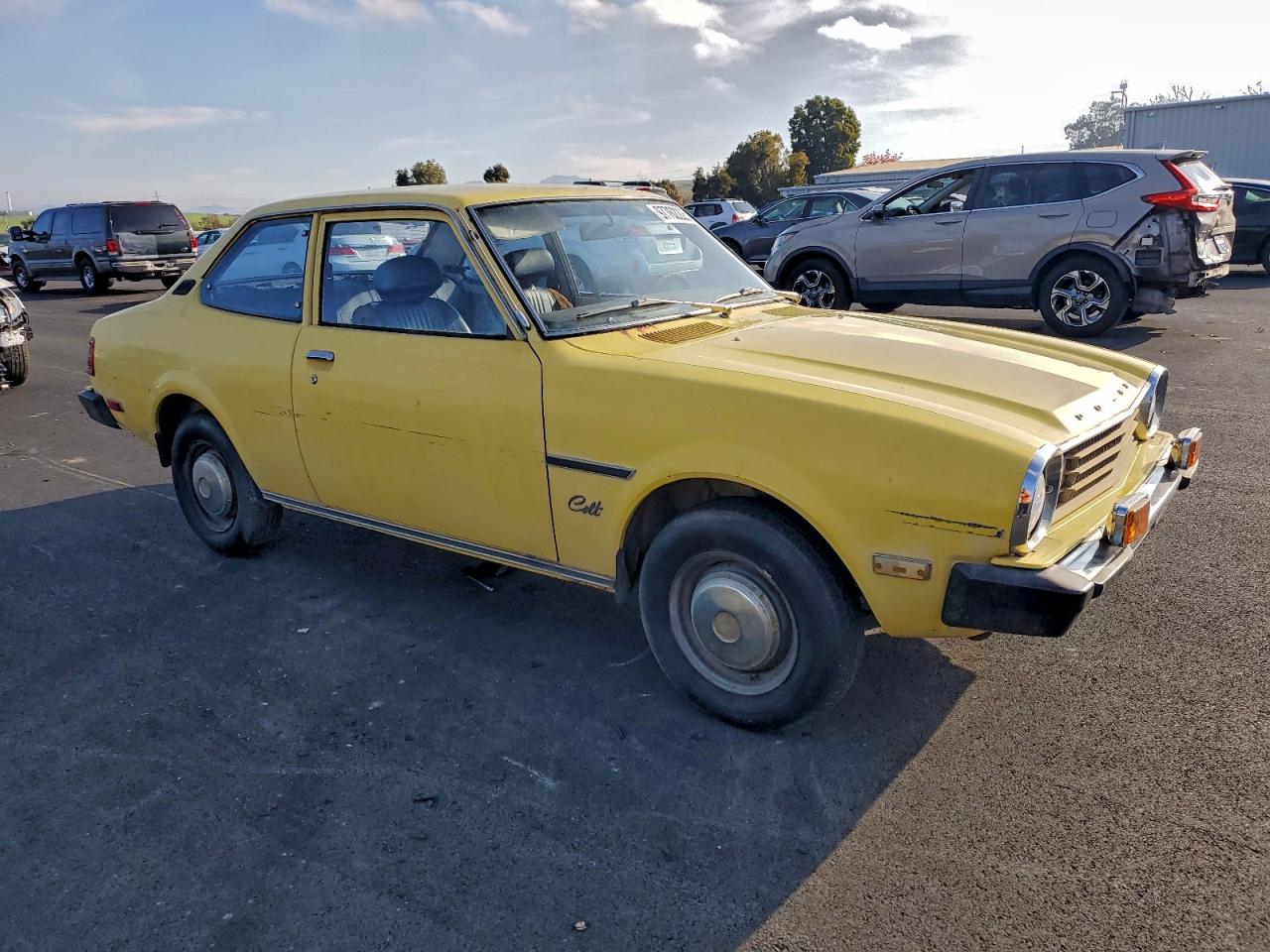 Dodge Colt Image 2