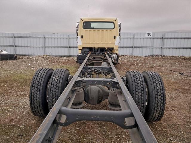 Freightliner M2 106 Medium Duty Image 4