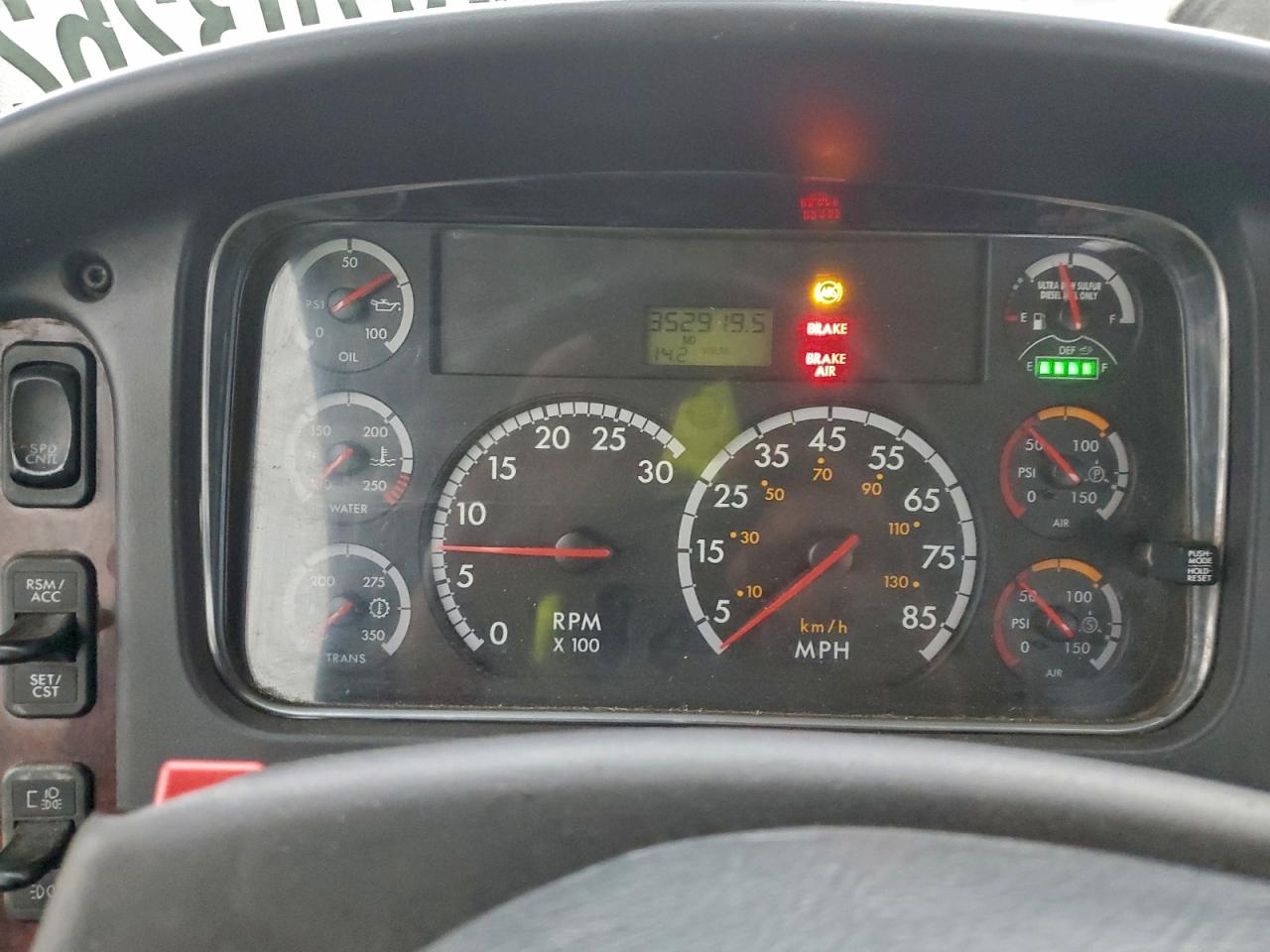 Freightliner M2 106 Medium Duty Image 8