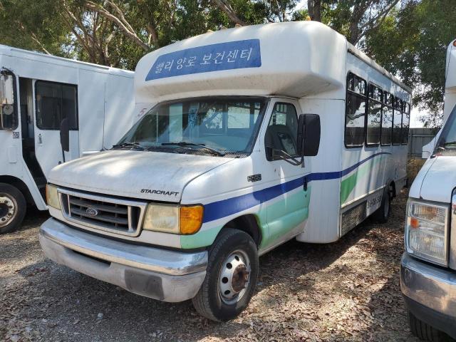 Ford Econoline E450 Super Duty Cutaway Van Image 8