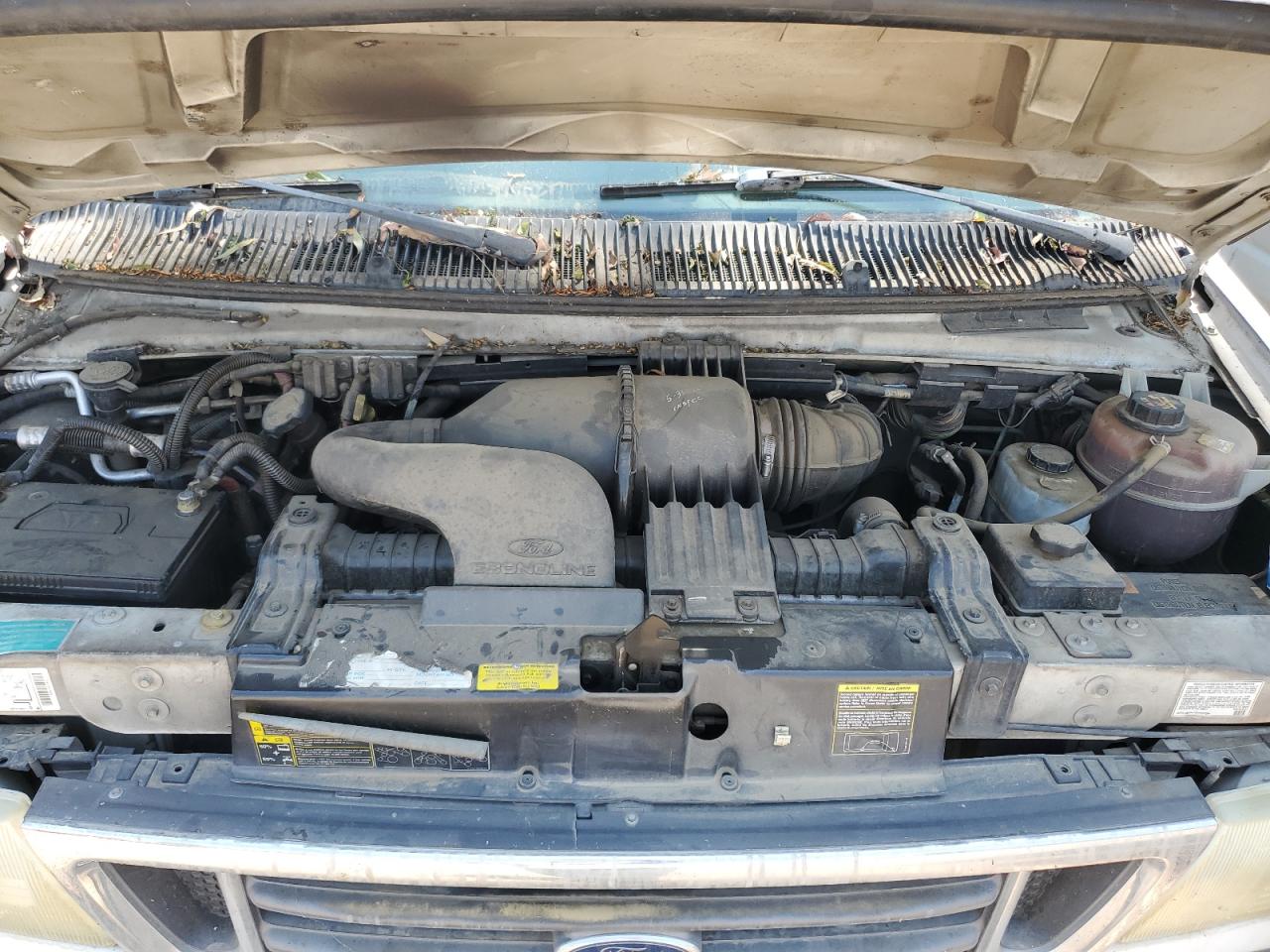 Ford Econoline E450 Super Duty Cutaway Van Image 6