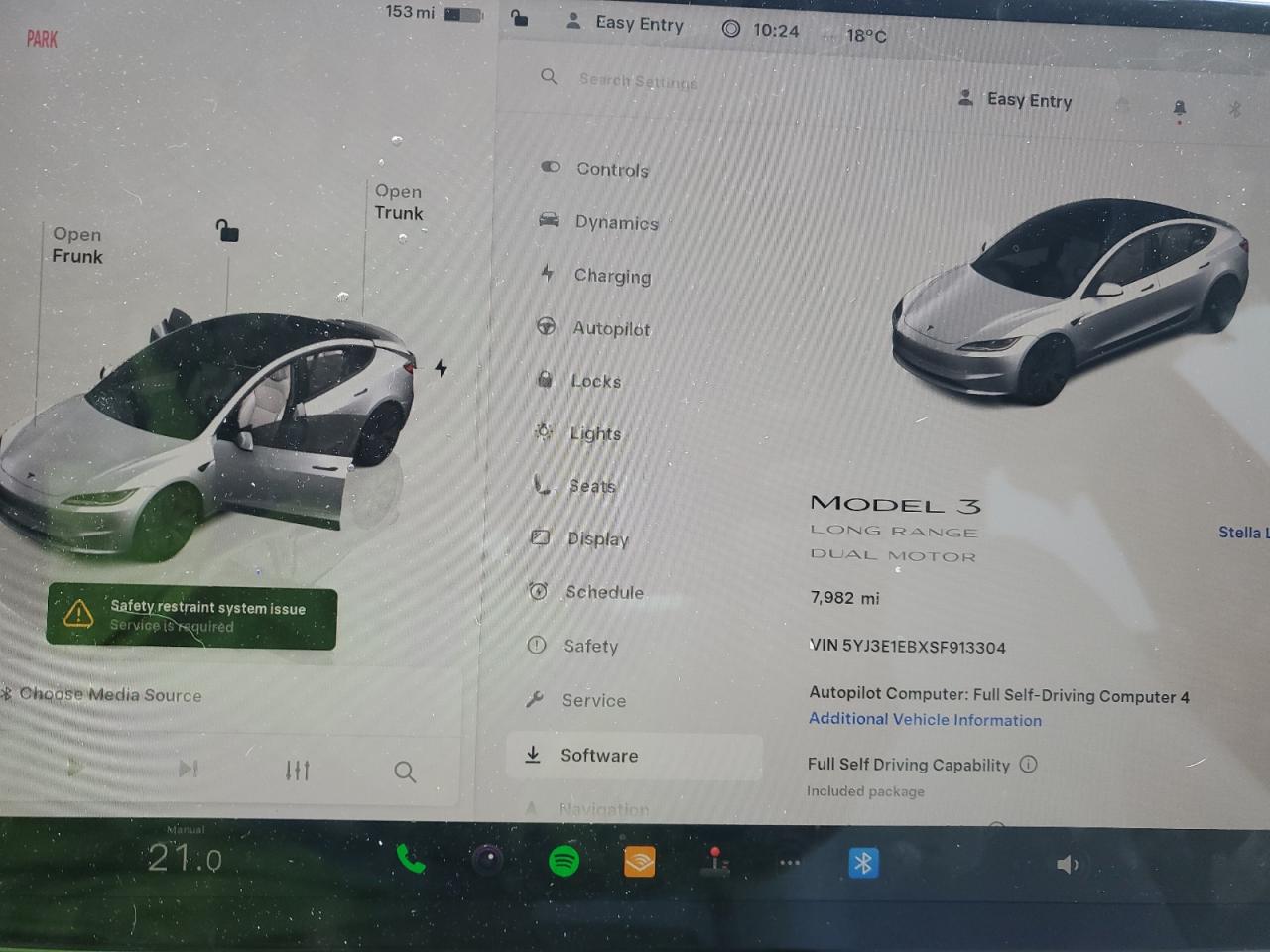 Tesla Model 3 Image 8