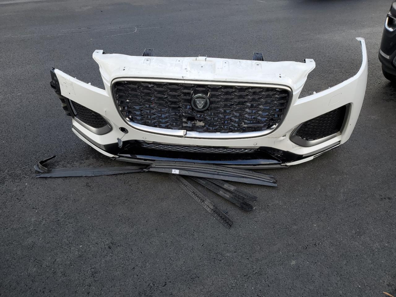 Jaguar F-PACE R-dynamic S Image 12