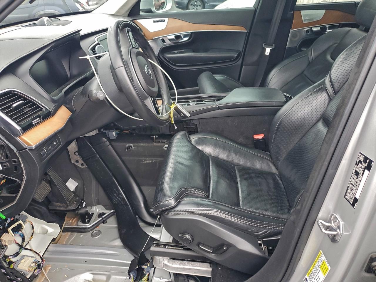 Volvo XC90 T8 Image 6