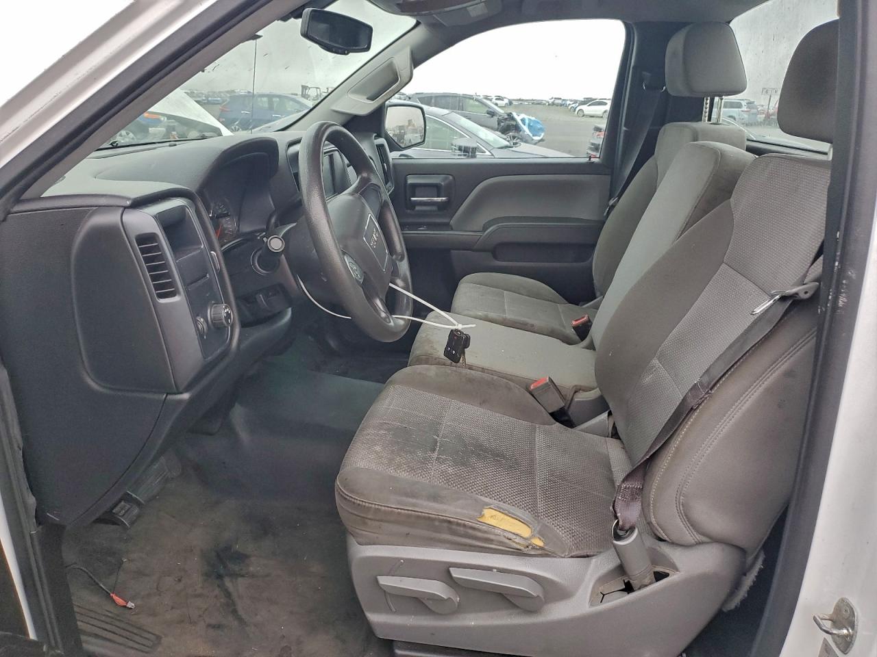 GMC Sierra C1500 Image 8