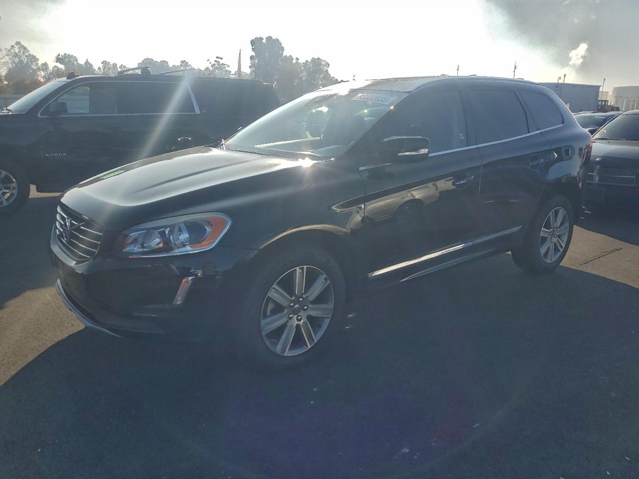 Volvo XC60 T5 Premier Image 1