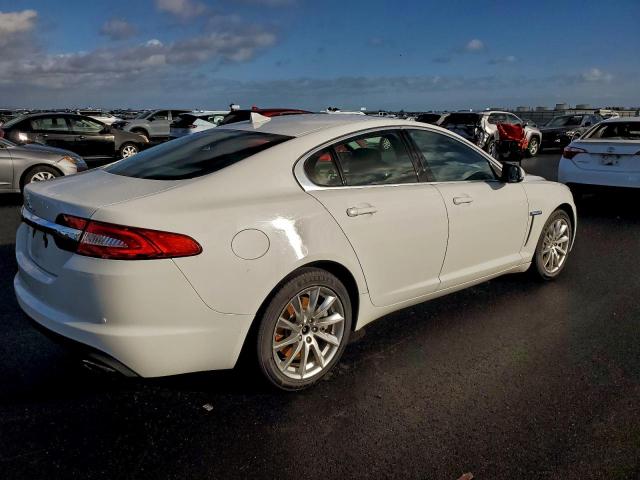 Jaguar XF Image 9