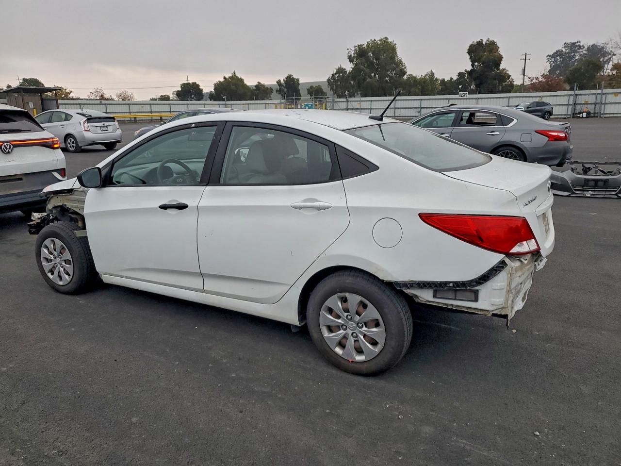 Hyundai ACCENT Se Image 13