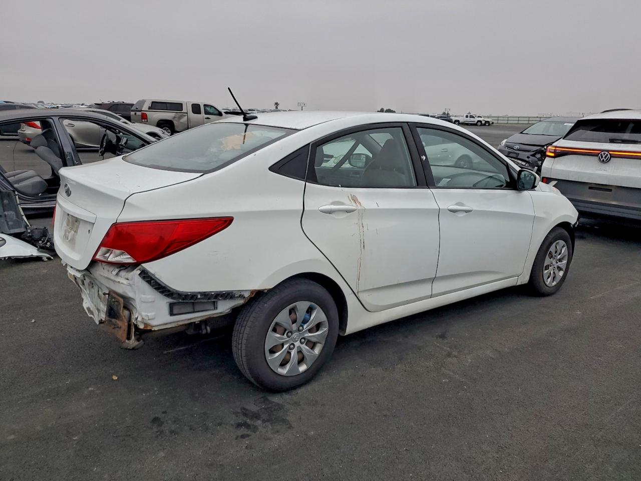 Hyundai ACCENT Se Image 3