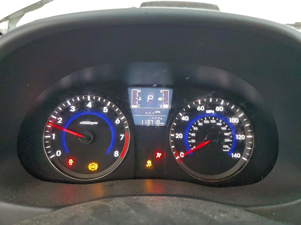 Hyundai ACCENT Se Image 9