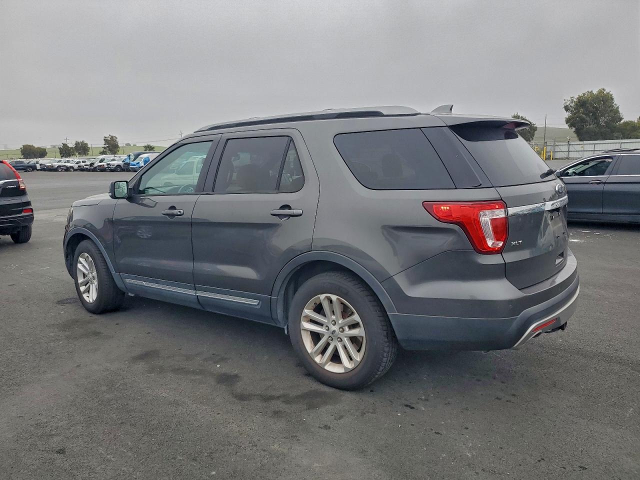 Ford Explorer Xlt Image 13