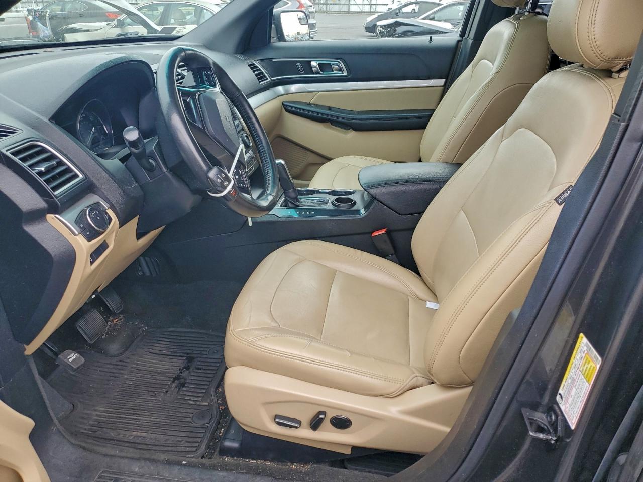 Ford Explorer Xlt Image 11