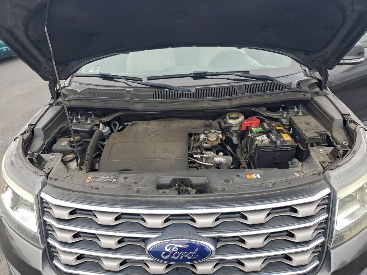 Ford Explorer Xlt Image 4