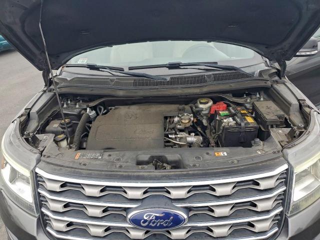 Ford Explorer Xlt Image 4