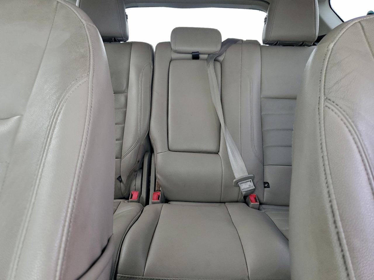 Ford Escape Titanium Image 14